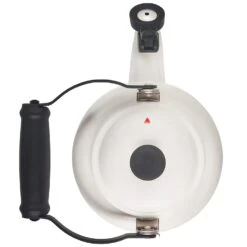 Le Creuset L'Amour Collection: Demi Kettle - White W/ Heart Applique -Le Creuset Store 61b66EtBJoL. AC SL1500