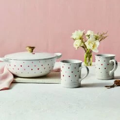 Le Creuset L'Amour Collection: Mug - White W/ Heart Applique 5 Le Creuset L'Amour Collection: Mug - White W/ Heart Applique -Le Creuset Store 71w700wztnL. AC SL1500 9302cd84 e0be 4004 aecb 19d34549d23a