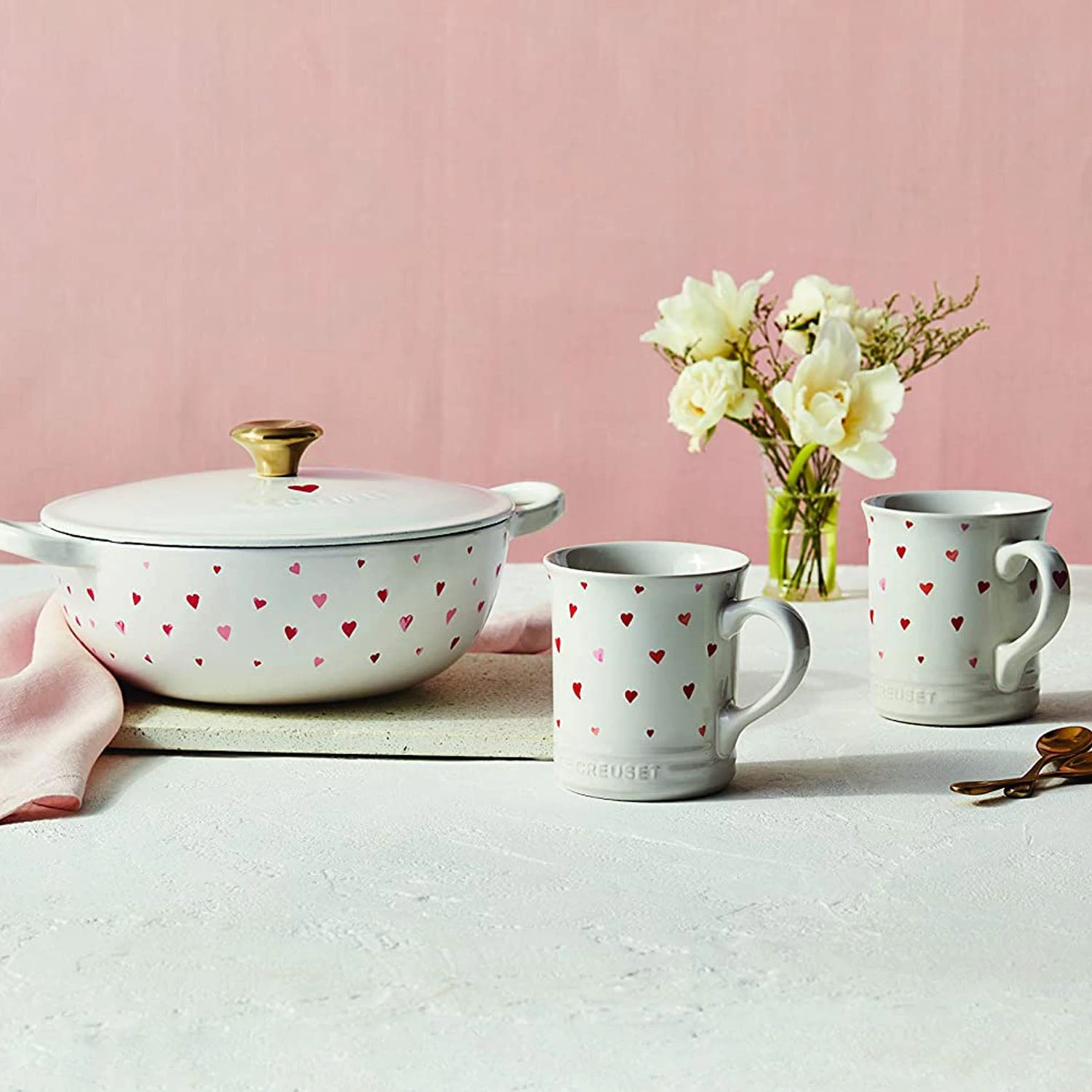 Le Creuset L'Amour Collection: Mug - White W/ Heart Applique 3 Le Creuset L'Amour Collection: Mug - White W/ Heart Applique - Image 3