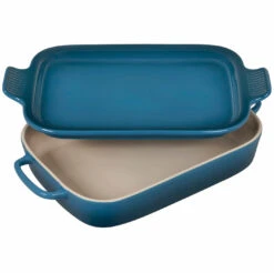 Le Creuset 2 3/4 Qt. (14 3/4" X 9" X 2 1/2") Rectangular Dish W/Platter Lid - Deep Teal