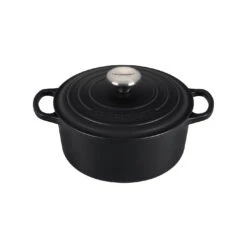 Le Creuset 3 1/2 Qt. Signature Round Dutch Oven W/Stainless Steel Knob - Licorice