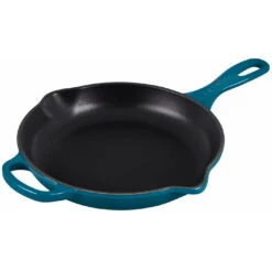 Le Creuset 9" (1 3/8 Qt.) Signature Cast Iron Handle Skillet - Deep Teal